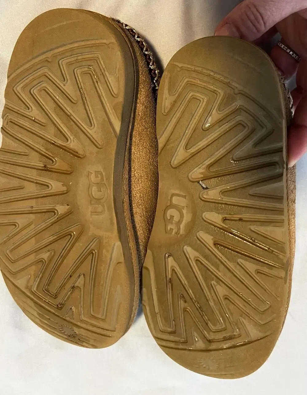 Kids size 13 UGG Tasman Chestnut Suede Slippers